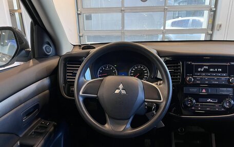 Mitsubishi Outlander III рестайлинг 3, 2013 год, 1 750 000 рублей, 10 фотография