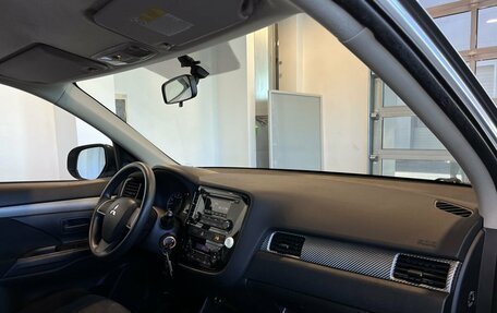 Mitsubishi Outlander III рестайлинг 3, 2013 год, 1 750 000 рублей, 12 фотография