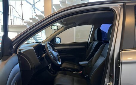 Mitsubishi Outlander III рестайлинг 3, 2013 год, 1 750 000 рублей, 14 фотография