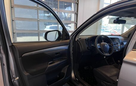 Mitsubishi Outlander III рестайлинг 3, 2013 год, 1 750 000 рублей, 18 фотография