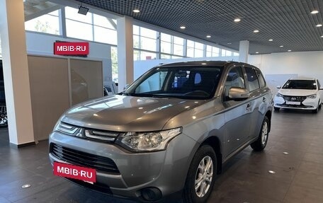 Mitsubishi Outlander III рестайлинг 3, 2013 год, 1 750 000 рублей, 7 фотография