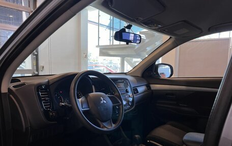 Mitsubishi Outlander III рестайлинг 3, 2013 год, 1 750 000 рублей, 20 фотография