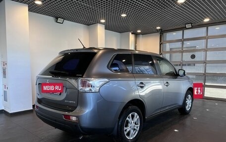 Mitsubishi Outlander III рестайлинг 3, 2013 год, 1 750 000 рублей, 3 фотография