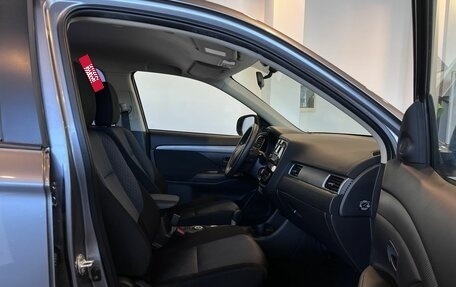 Mitsubishi Outlander III рестайлинг 3, 2013 год, 1 750 000 рублей, 26 фотография