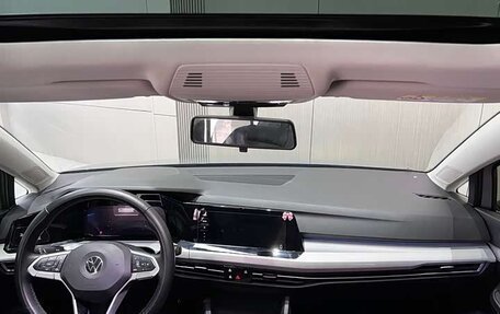 Volkswagen Golf VIII, 2021 год, 1 430 000 рублей, 4 фотография
