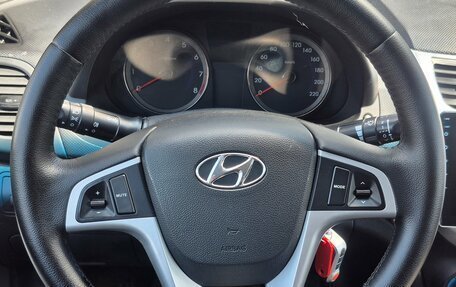 Hyundai Solaris II рестайлинг, 2012 год, 800 000 рублей, 11 фотография
