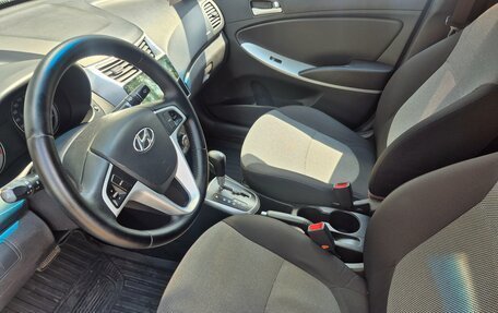 Hyundai Solaris II рестайлинг, 2012 год, 800 000 рублей, 14 фотография