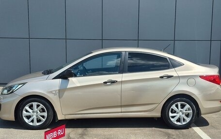 Hyundai Solaris II рестайлинг, 2012 год, 800 000 рублей, 4 фотография
