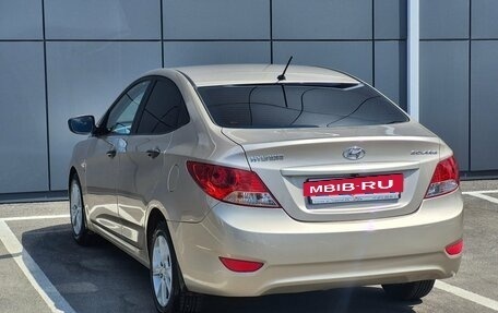 Hyundai Solaris II рестайлинг, 2012 год, 800 000 рублей, 5 фотография