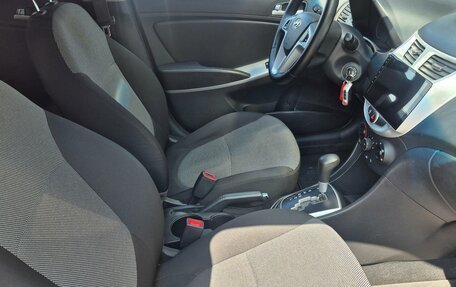 Hyundai Solaris II рестайлинг, 2012 год, 800 000 рублей, 17 фотография