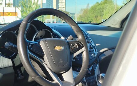 Chevrolet Cruze II, 2015 год, 800 000 рублей, 13 фотография