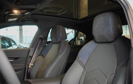 BMW 5 серия, 2025 год, 12 400 000 рублей, 18 фотография
