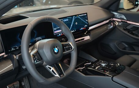 BMW 5 серия, 2025 год, 12 400 000 рублей, 13 фотография