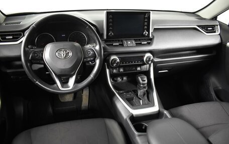Toyota RAV4, 2021 год, 2 898 100 рублей, 6 фотография