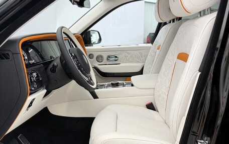 Rolls-Royce Cullinan, 2026 год, 69 000 000 рублей, 14 фотография