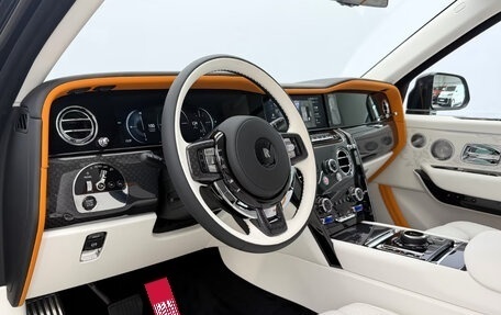 Rolls-Royce Cullinan, 2026 год, 69 000 000 рублей, 16 фотография