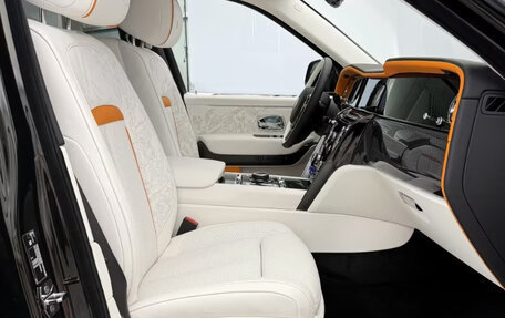 Rolls-Royce Cullinan, 2026 год, 69 000 000 рублей, 22 фотография