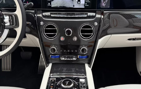 Rolls-Royce Cullinan, 2026 год, 69 000 000 рублей, 19 фотография