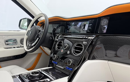 Rolls-Royce Cullinan, 2026 год, 69 000 000 рублей, 21 фотография