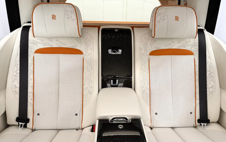 Rolls-Royce Cullinan, 2026 год, 69 000 000 рублей, 27 фотография
