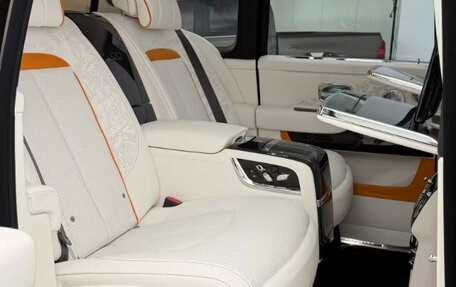 Rolls-Royce Cullinan, 2026 год, 69 000 000 рублей, 26 фотография