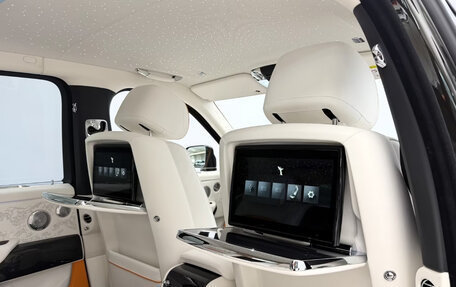 Rolls-Royce Cullinan, 2026 год, 69 000 000 рублей, 25 фотография
