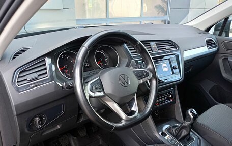 Volkswagen Tiguan II, 2021 год, 2 444 500 рублей, 5 фотография