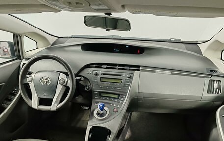 Toyota Prius, 2010 год, 1 099 000 рублей, 10 фотография