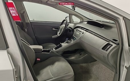 Toyota Prius, 2010 год, 1 099 000 рублей, 18 фотография