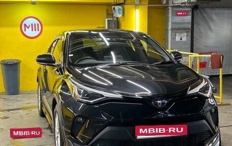 Toyota C-HR I рестайлинг, 2020 год, 2 700 000 рублей, 1 фотография