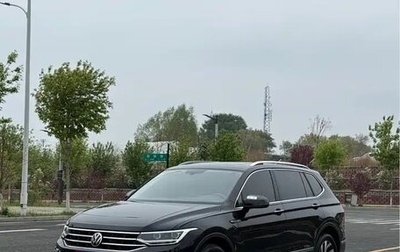 Volkswagen Tiguan II, 2023 год, 2 650 000 рублей, 1 фотография