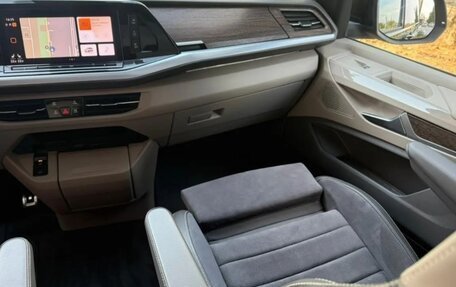 Volkswagen Multivan T6 рестайлинг, 2021 год, 3 500 000 рублей, 10 фотография