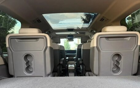 Volkswagen Multivan T6 рестайлинг, 2021 год, 3 500 000 рублей, 18 фотография