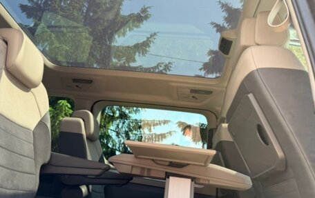 Volkswagen Multivan T6 рестайлинг, 2021 год, 3 500 000 рублей, 25 фотография