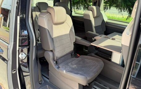 Volkswagen Multivan T6 рестайлинг, 2021 год, 3 500 000 рублей, 26 фотография