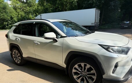 Toyota RAV4, 2019 год, 3 350 000 рублей, 5 фотография