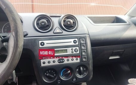 Ford Fiesta, 2005 год, 279 000 рублей, 6 фотография