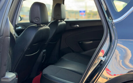 Opel Astra J, 2010 год, 550 000 рублей, 13 фотография