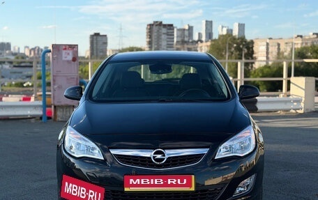 Opel Astra J, 2010 год, 550 000 рублей, 2 фотография