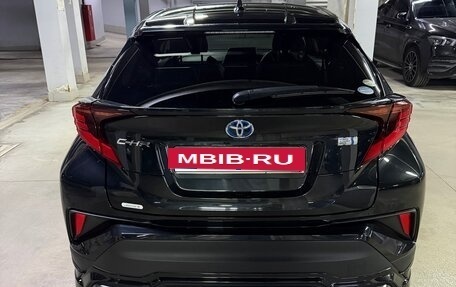 Toyota C-HR I рестайлинг, 2020 год, 2 700 000 рублей, 5 фотография