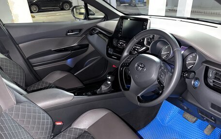Toyota C-HR I рестайлинг, 2020 год, 2 700 000 рублей, 7 фотография
