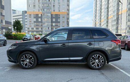 Mitsubishi Outlander III рестайлинг 3, 2016 год, 1 890 000 рублей, 4 фотография