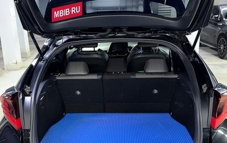 Toyota C-HR I рестайлинг, 2020 год, 2 700 000 рублей, 9 фотография