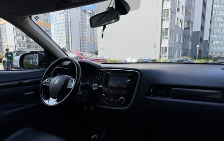 Mitsubishi Outlander III рестайлинг 3, 2016 год, 1 890 000 рублей, 26 фотография