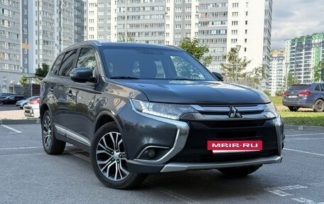 Mitsubishi Outlander III рестайлинг 3, 2016 год, 1 890 000 рублей, 15 фотография
