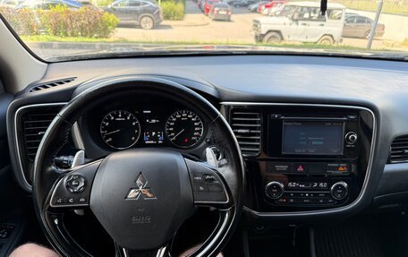 Mitsubishi Outlander III рестайлинг 3, 2016 год, 1 890 000 рублей, 25 фотография