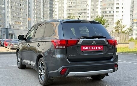 Mitsubishi Outlander III рестайлинг 3, 2016 год, 1 890 000 рублей, 17 фотография