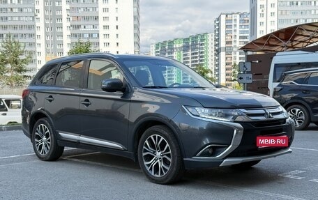 Mitsubishi Outlander III рестайлинг 3, 2016 год, 1 890 000 рублей, 8 фотография