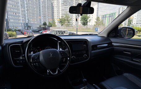 Mitsubishi Outlander III рестайлинг 3, 2016 год, 1 890 000 рублей, 27 фотография