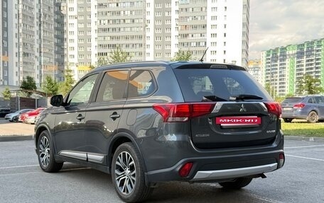 Mitsubishi Outlander III рестайлинг 3, 2016 год, 1 890 000 рублей, 18 фотография